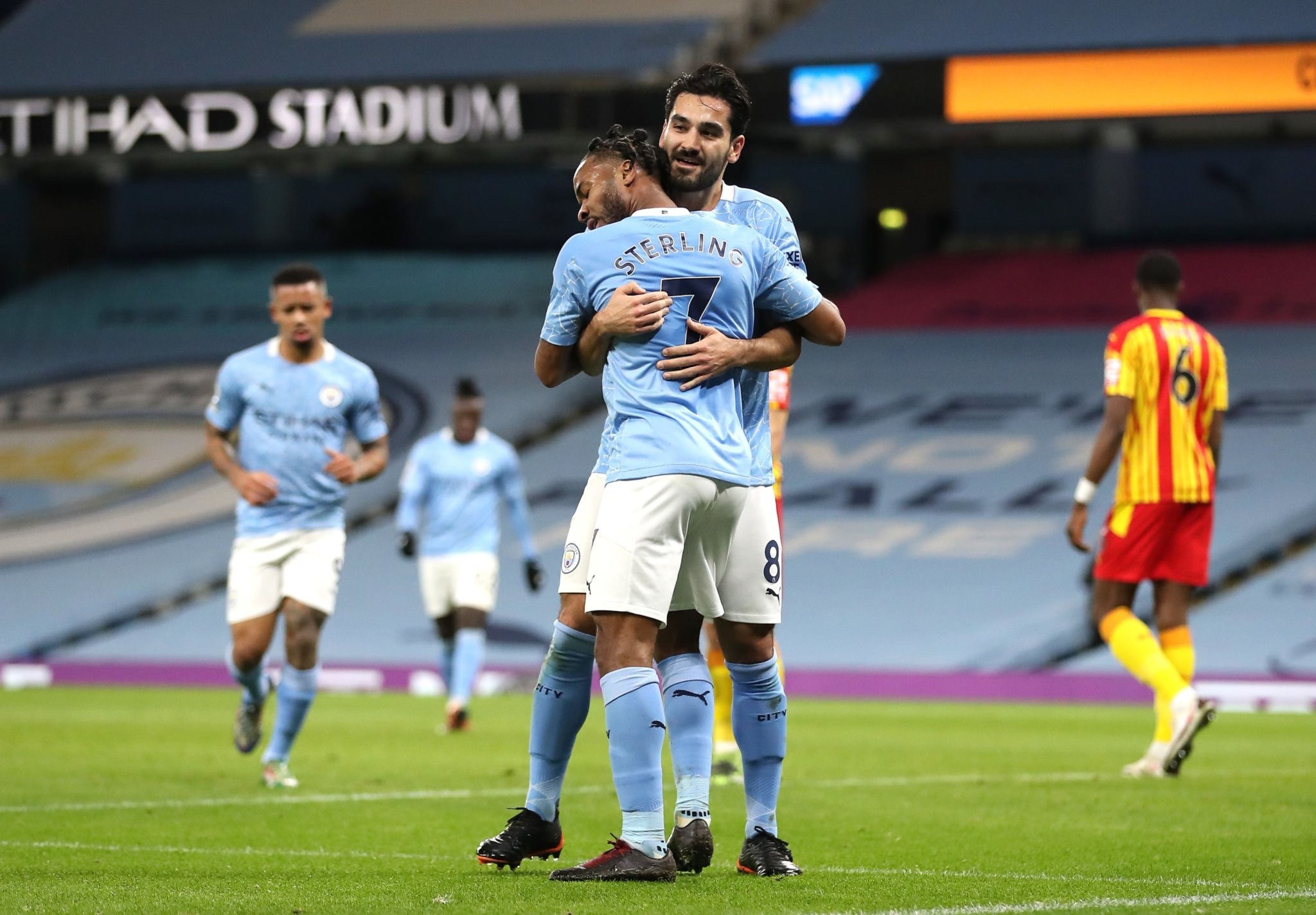 面对对方高 面对对方高